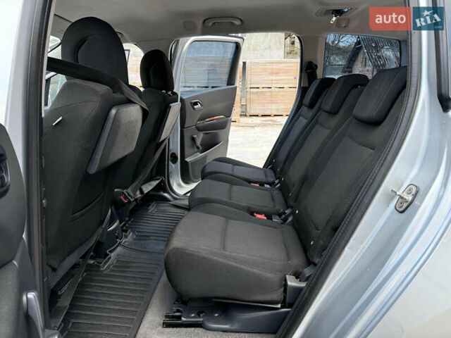 Серый Пежо 5008, объемом двигателя 1.56 л и пробегом 273 тыс. км за 7300 $, фото 24 на Automoto.ua