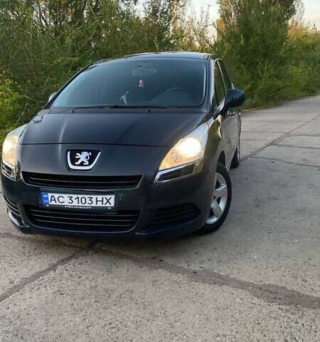 Серый Пежо 5008, объемом двигателя 1.56 л и пробегом 240 тыс. км за 8000 $, фото 1 на Automoto.ua