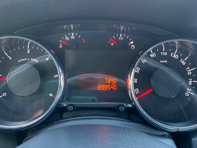 Серый Пежо 5008, объемом двигателя 2 л и пробегом 239 тыс. км за 7150 $, фото 23 на Automoto.ua