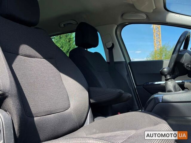 Серый Пежо 5008, объемом двигателя 2 л и пробегом 175 тыс. км за 9800 $, фото 7 на Automoto.ua