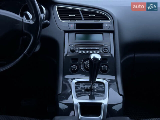 Сірий Пежо 5008, об'ємом двигуна 1.56 л та пробігом 227 тис. км за 6300 $, фото 32 на Automoto.ua