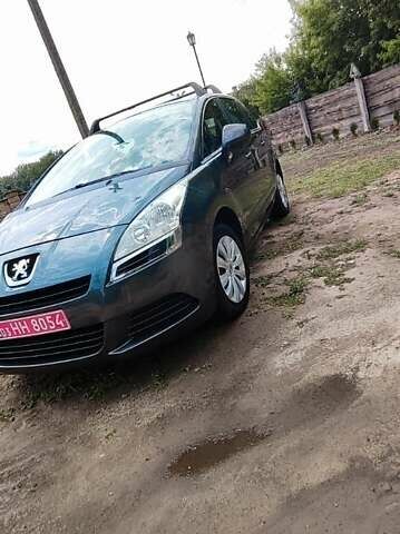 Сірий Пежо 5008, об'ємом двигуна 1.56 л та пробігом 254 тис. км за 7450 $, фото 3 на Automoto.ua