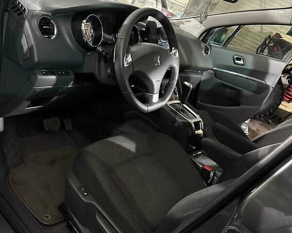 Серый Пежо 5008, объемом двигателя 1.6 л и пробегом 179 тыс. км за 6500 $, фото 12 на Automoto.ua