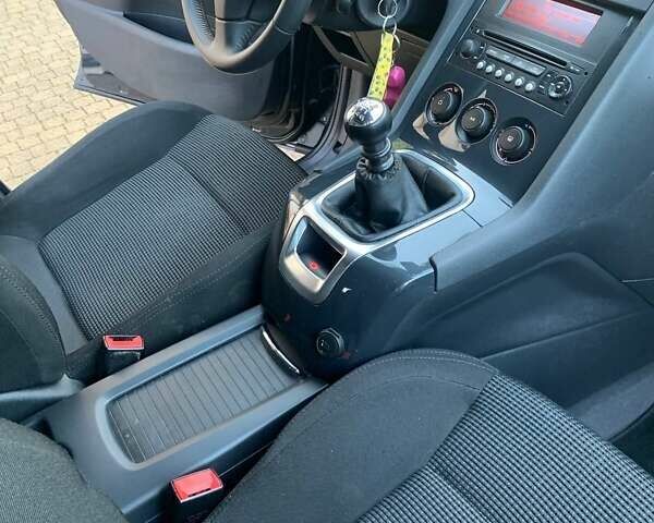 Серый Пежо 5008, объемом двигателя 2 л и пробегом 239 тыс. км за 7150 $, фото 30 на Automoto.ua