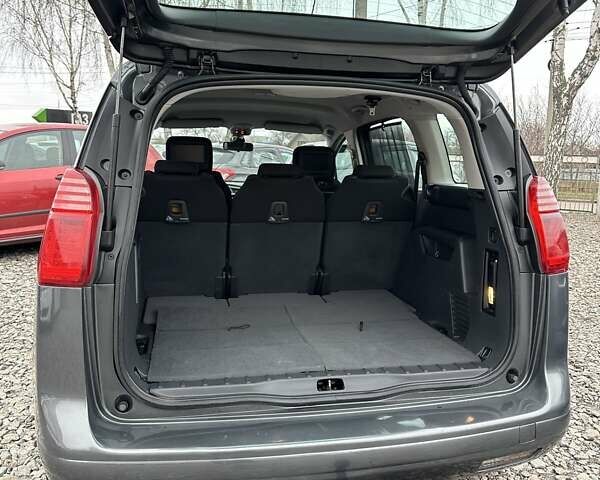 Серый Пежо 5008, объемом двигателя 1.6 л и пробегом 280 тыс. км за 7800 $, фото 11 на Automoto.ua