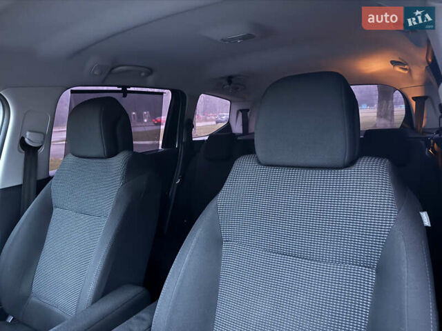 Сірий Пежо 5008, об'ємом двигуна 1.56 л та пробігом 227 тис. км за 6300 $, фото 42 на Automoto.ua