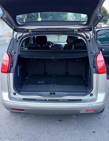 Серый Пежо 5008, объемом двигателя 1.6 л и пробегом 317 тыс. км за 6900 $, фото 7 на Automoto.ua