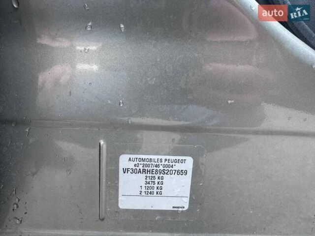 Пежо 5008 2010 в Ровно на Automoto.ua Серый Пежо 5008, объемом двигателя 2 л и пробегом 176 тыс. км за 9700 $, фото 30 на Automoto.ua