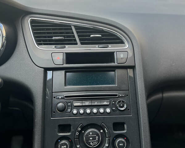 Серый Пежо 5008, объемом двигателя 1.6 л и пробегом 280 тыс. км за 6990 $, фото 8 на Automoto.ua