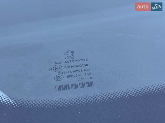 Сірий Пежо 5008, об'ємом двигуна 1.56 л та пробігом 227 тис. км за 6300 $, фото 26 на Automoto.ua