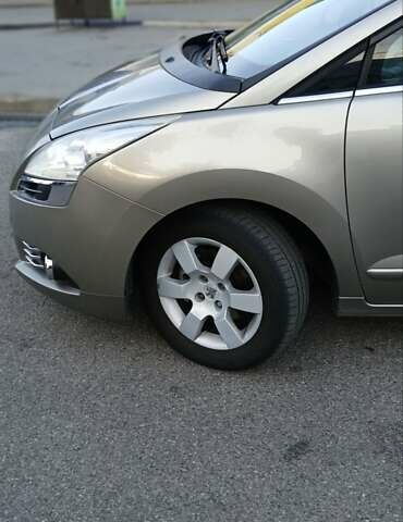 Серый Пежо 5008, объемом двигателя 1.6 л и пробегом 317 тыс. км за 6900 $, фото 25 на Automoto.ua