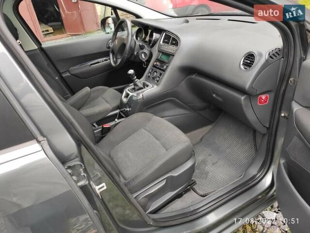 Серый Пежо 5008, объемом двигателя 2 л и пробегом 225 тыс. км за 9594 $, фото 9 на Automoto.ua