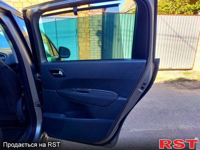 Серый Пежо 5008, объемом двигателя 1.6 л и пробегом 0 тыс. км за 7300 $, фото 7 на Automoto.ua