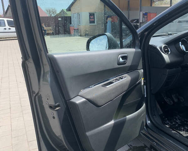 Серый Пежо 5008, объемом двигателя 2 л и пробегом 318 тыс. км за 8150 $, фото 10 на Automoto.ua