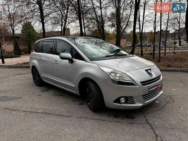 Серый Пежо 5008, объемом двигателя 1.6 л и пробегом 272 тыс. км за 7930 $, фото 6 на Automoto.ua