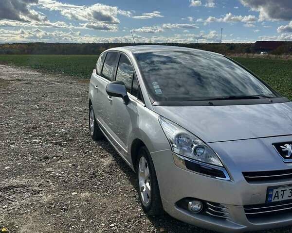 Пежо 5008 2010 в Ивано-Франковске на Automoto.ua Серый Пежо 5008, объемом двигателя 1.56 л и пробегом 227 тыс. км за 8100 $, фото 5 на Automoto.ua