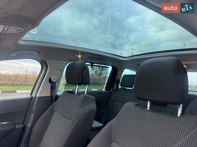 Пежо 5008 2010 в Ровно на Automoto.ua Серый Пежо 5008, объемом двигателя 2 л и пробегом 176 тыс. км за 9700 $, фото 26 на Automoto.ua