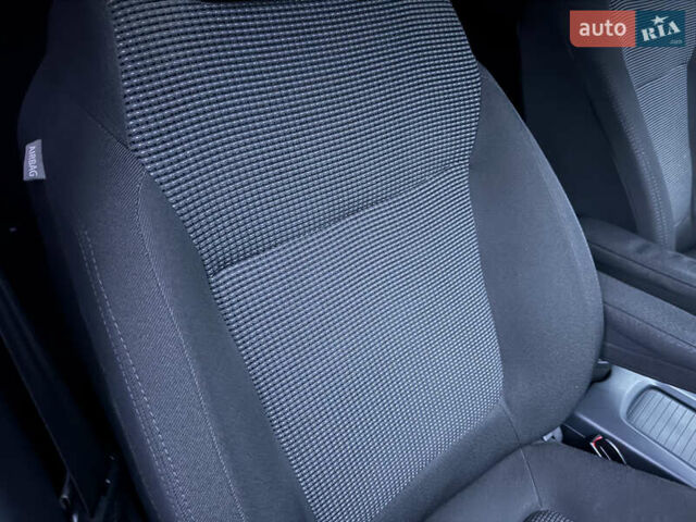 Сірий Пежо 5008, об'ємом двигуна 1.56 л та пробігом 227 тис. км за 6300 $, фото 47 на Automoto.ua