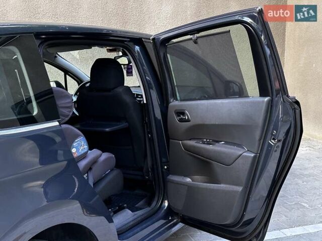 Серый Пежо 5008, объемом двигателя 1.6 л и пробегом 222 тыс. км за 7800 $, фото 18 на Automoto.ua