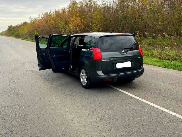 Сірий Пежо 5008, об'ємом двигуна 1.6 л та пробігом 235 тис. км за 7800 $, фото 2 на Automoto.ua