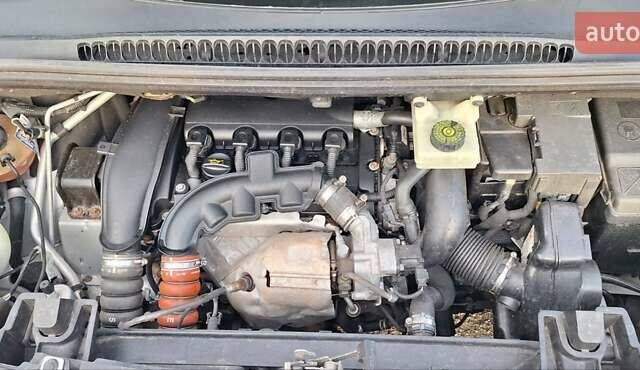 Серый Пежо 5008, объемом двигателя 1.6 л и пробегом 214 тыс. км за 6999 $, фото 24 на Automoto.ua