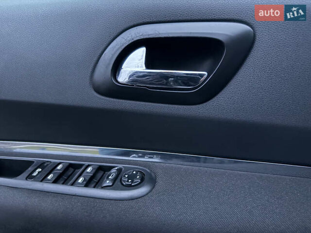 Сірий Пежо 5008, об'ємом двигуна 1.56 л та пробігом 227 тис. км за 6300 $, фото 28 на Automoto.ua