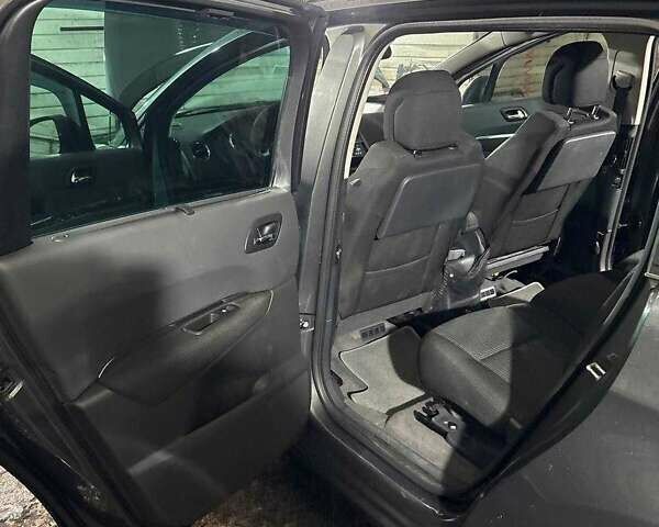 Серый Пежо 5008, объемом двигателя 1.6 л и пробегом 179 тыс. км за 6500 $, фото 16 на Automoto.ua