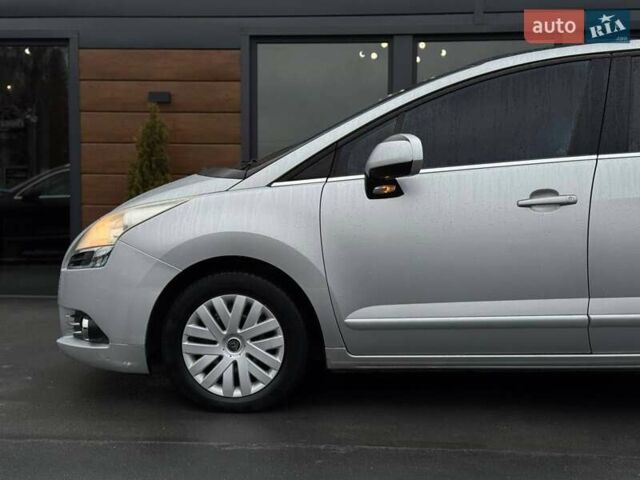 Серый Пежо 5008, объемом двигателя 1.6 л и пробегом 232 тыс. км за 6600 $, фото 4 на Automoto.ua