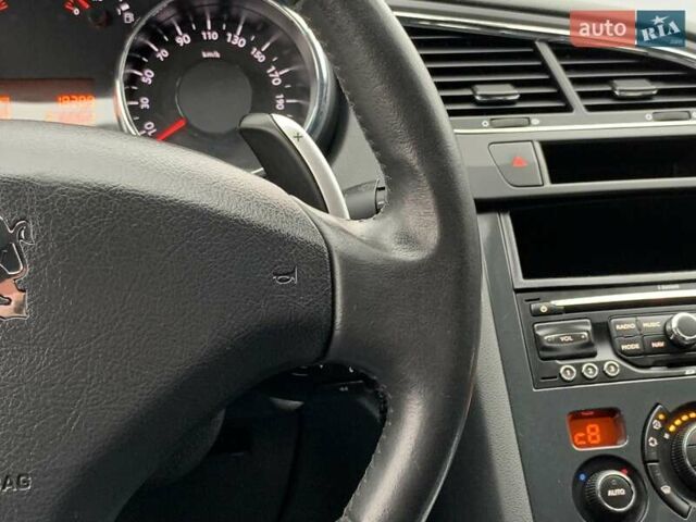 Серый Пежо 5008, объемом двигателя 1.6 л и пробегом 276 тыс. км за 7999 $, фото 45 на Automoto.ua