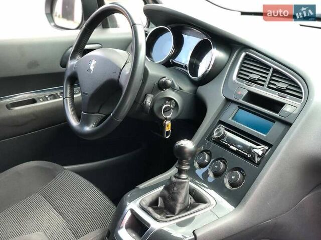 Серый Пежо 5008, объемом двигателя 1.6 л и пробегом 217 тыс. км за 6500 $, фото 24 на Automoto.ua