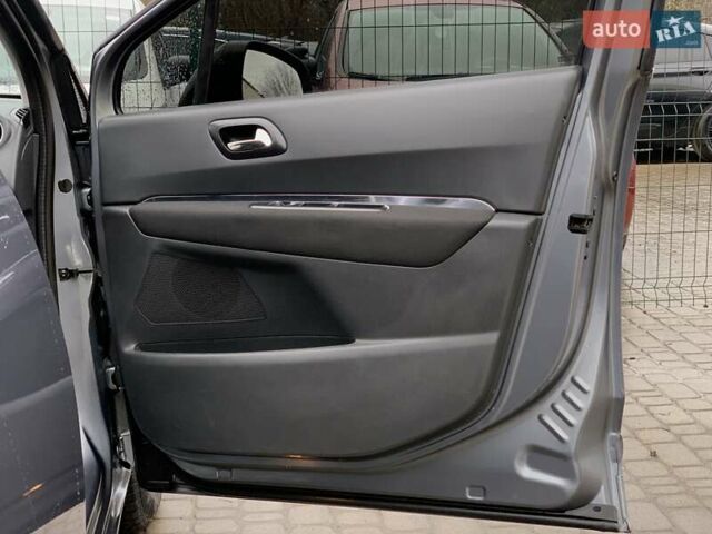 Серый Пежо 5008, объемом двигателя 1.6 л и пробегом 276 тыс. км за 7999 $, фото 35 на Automoto.ua