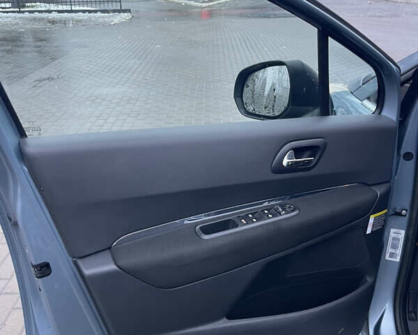 Серый Пежо 5008, объемом двигателя 1.6 л и пробегом 188 тыс. км за 6999 $, фото 27 на Automoto.ua