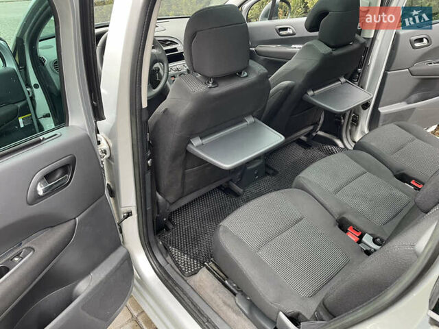 Серый Пежо 5008, объемом двигателя 2 л и пробегом 218 тыс. км за 8600 $, фото 18 на Automoto.ua