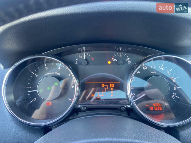 Серый Пежо 5008, объемом двигателя 1.6 л и пробегом 191 тыс. км за 7850 $, фото 43 на Automoto.ua