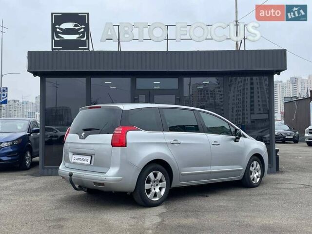 Серый Пежо 5008, объемом двигателя 2 л и пробегом 302 тыс. км за 8990 $, фото 7 на Automoto.ua