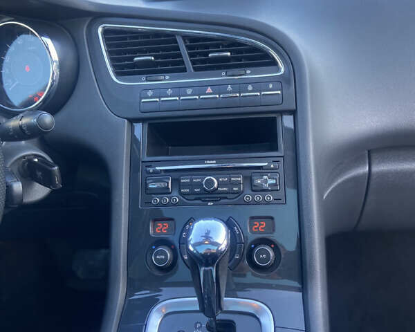 Серый Пежо 5008, объемом двигателя 1.6 л и пробегом 191 тыс. км за 7850 $, фото 37 на Automoto.ua