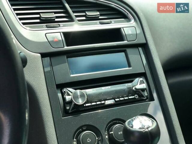 Серый Пежо 5008, объемом двигателя 1.6 л и пробегом 217 тыс. км за 6500 $, фото 16 на Automoto.ua