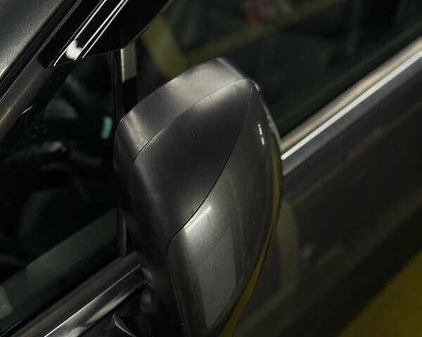 Серый Пежо 5008, объемом двигателя 2 л и пробегом 258 тыс. км за 9700 $, фото 4 на Automoto.ua