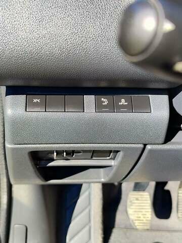 Серый Пежо 5008, объемом двигателя 1.6 л и пробегом 180 тыс. км за 8100 $, фото 12 на Automoto.ua