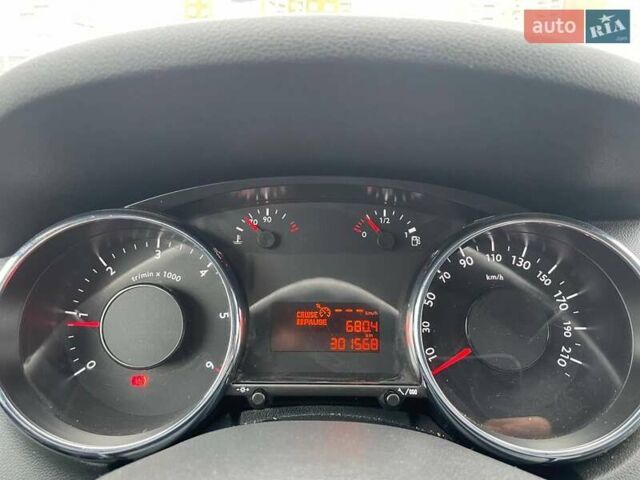 Серый Пежо 5008, объемом двигателя 2 л и пробегом 302 тыс. км за 8990 $, фото 20 на Automoto.ua