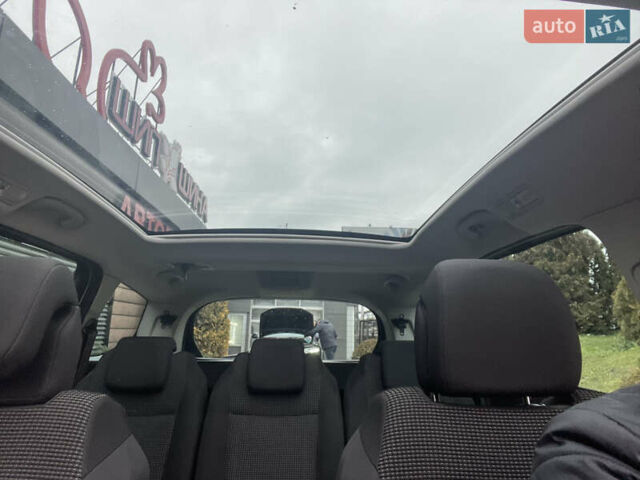 Серый Пежо 5008, объемом двигателя 2 л и пробегом 218 тыс. км за 8600 $, фото 4 на Automoto.ua