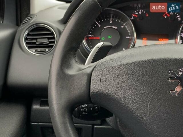 Серый Пежо 5008, объемом двигателя 1.6 л и пробегом 276 тыс. км за 7999 $, фото 44 на Automoto.ua