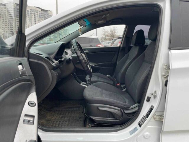 Серый Пежо 5008, объемом двигателя 2 л и пробегом 302 тыс. км за 8990 $, фото 7 на Automoto.ua