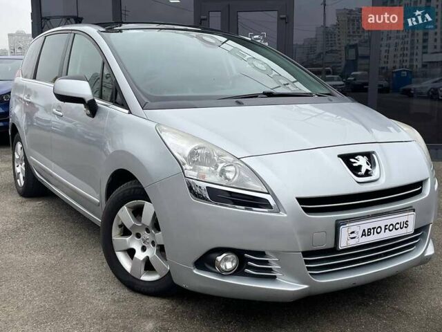 Серый Пежо 5008, объемом двигателя 2 л и пробегом 302 тыс. км за 8990 $, фото 1 на Automoto.ua