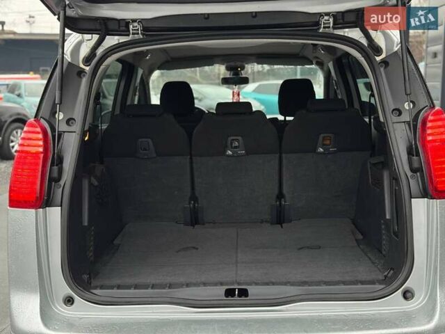 Серый Пежо 5008, объемом двигателя 1.6 л и пробегом 232 тыс. км за 6600 $, фото 15 на Automoto.ua