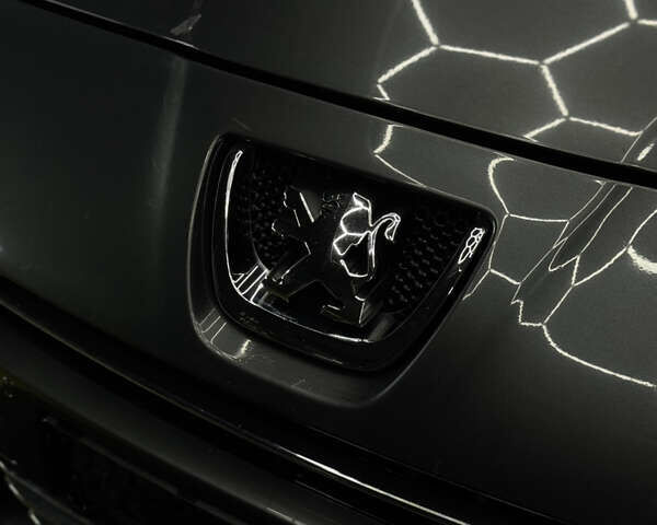 Серый Пежо 5008, объемом двигателя 2 л и пробегом 258 тыс. км за 9700 $, фото 3 на Automoto.ua