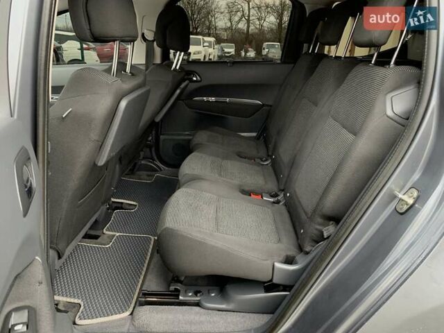 Серый Пежо 5008, объемом двигателя 1.6 л и пробегом 276 тыс. км за 7999 $, фото 27 на Automoto.ua