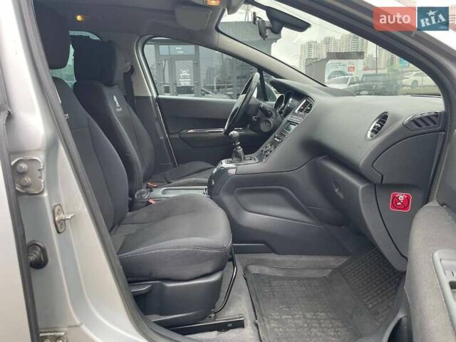 Серый Пежо 5008, объемом двигателя 2 л и пробегом 302 тыс. км за 8990 $, фото 11 на Automoto.ua