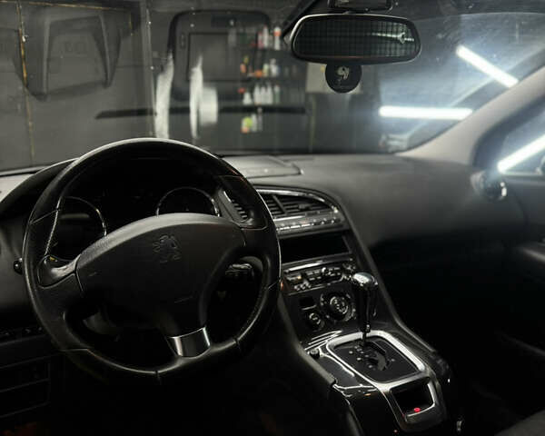 Серый Пежо 5008, объемом двигателя 2 л и пробегом 258 тыс. км за 9700 $, фото 6 на Automoto.ua