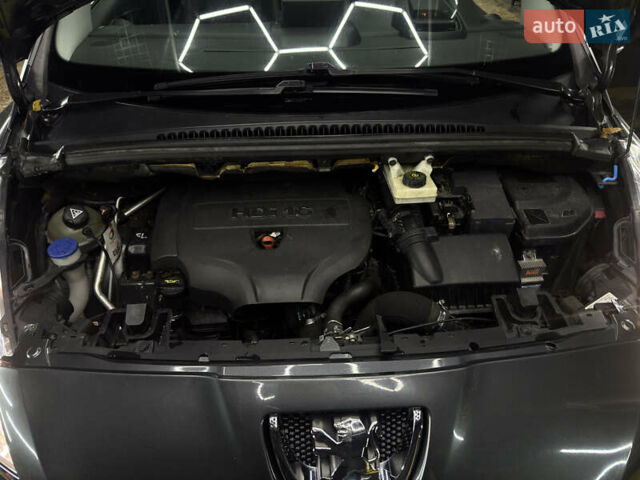 Серый Пежо 5008, объемом двигателя 2 л и пробегом 258 тыс. км за 9700 $, фото 16 на Automoto.ua